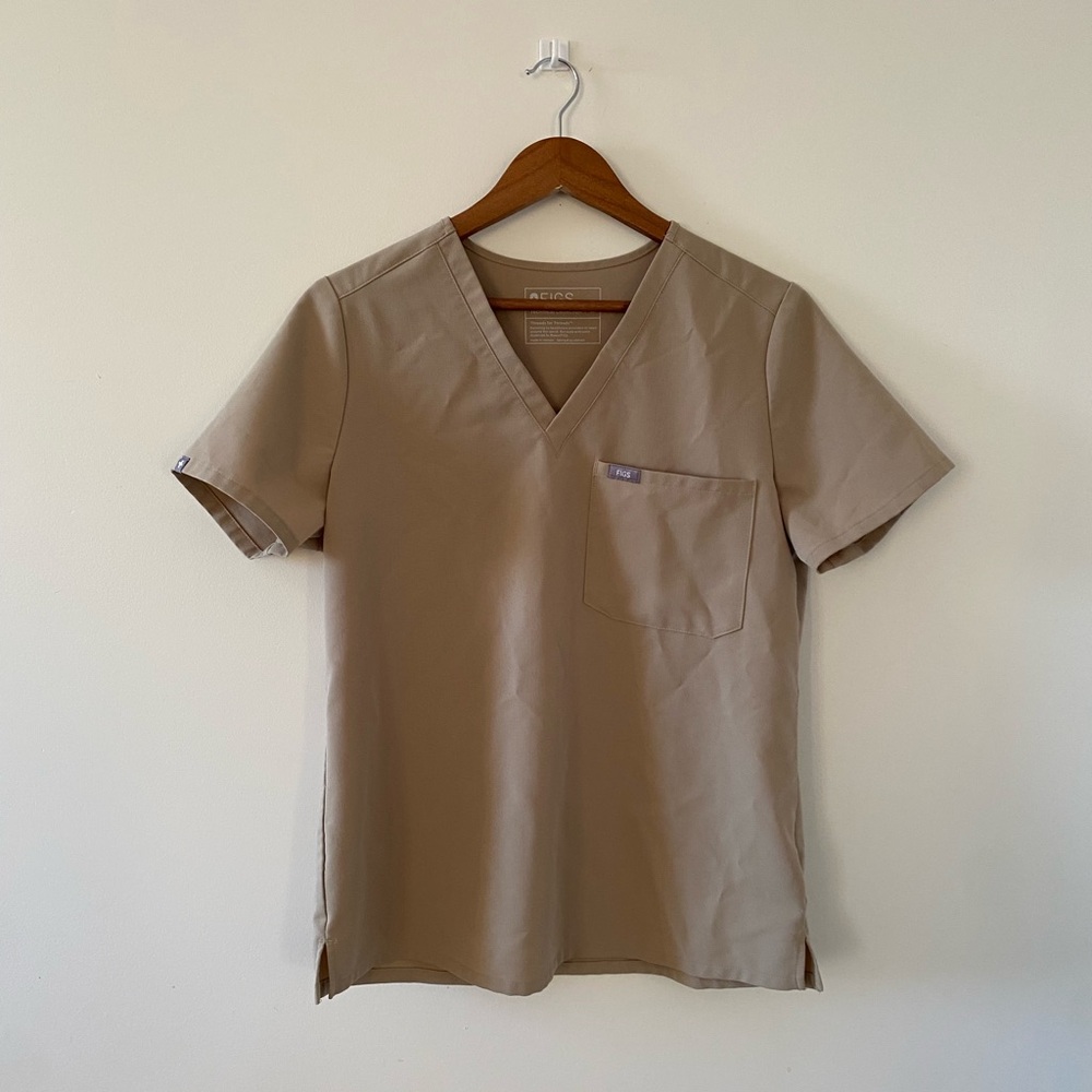 Figs Scrub Set Catarina One-Pocket Top/Zamora Jogger Women’s Beige
